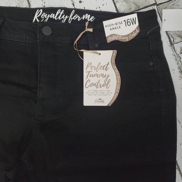 Royalty For Me Black High Rise Cuffed Ankle Jeans 16W - Picture 6 of 13